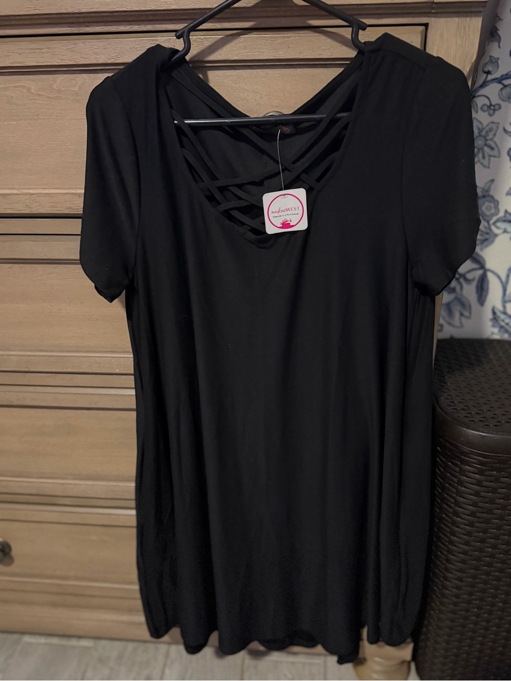 Women’s Black Short Sleeve Crisscross Front Tunic Top